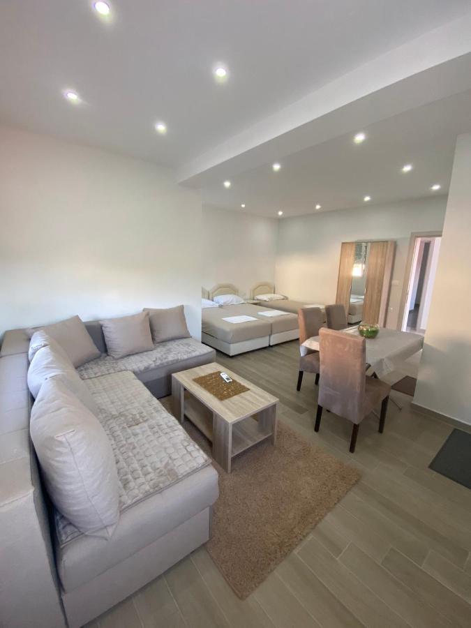 Gjoni Apartments Ulcinj Room photo